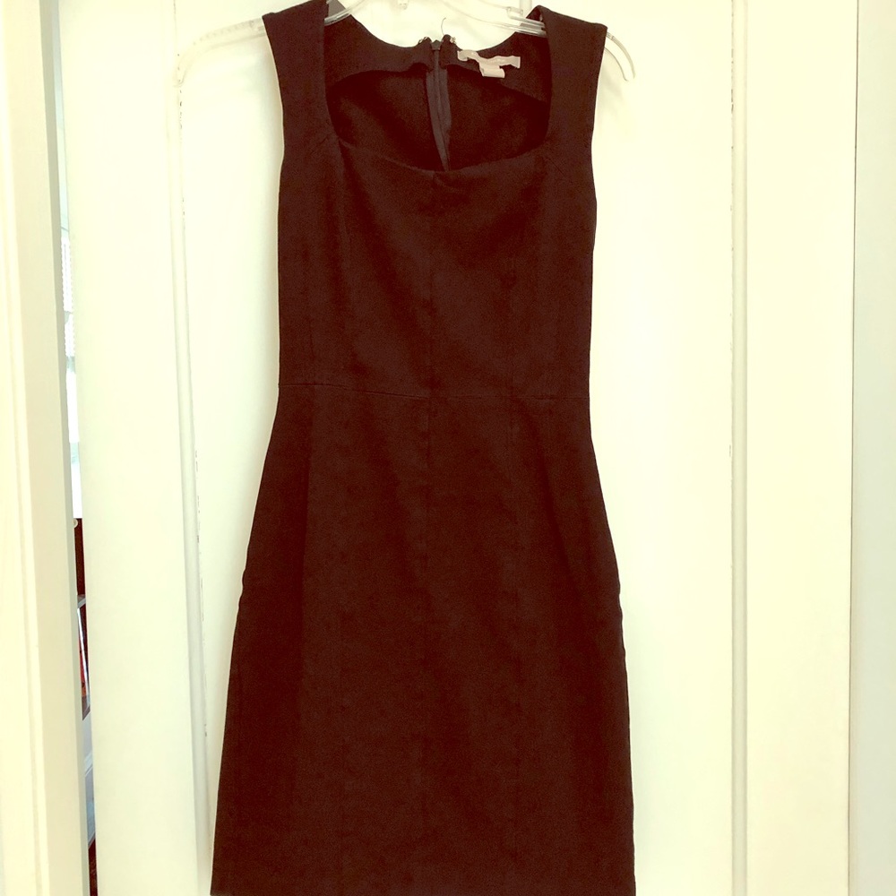 Square neck Banana dress